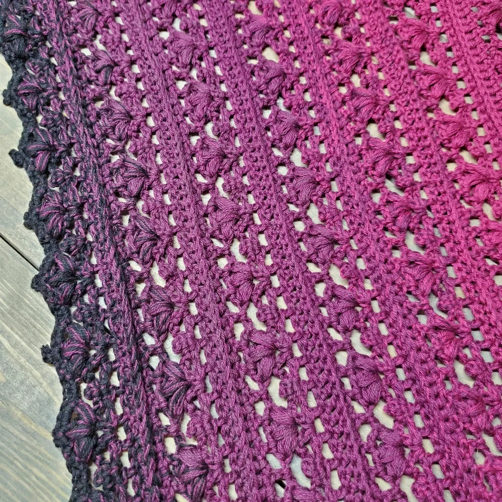 💖 New Handmade Crochet Light weighted Baktus / Shawl / Triangular Scarf